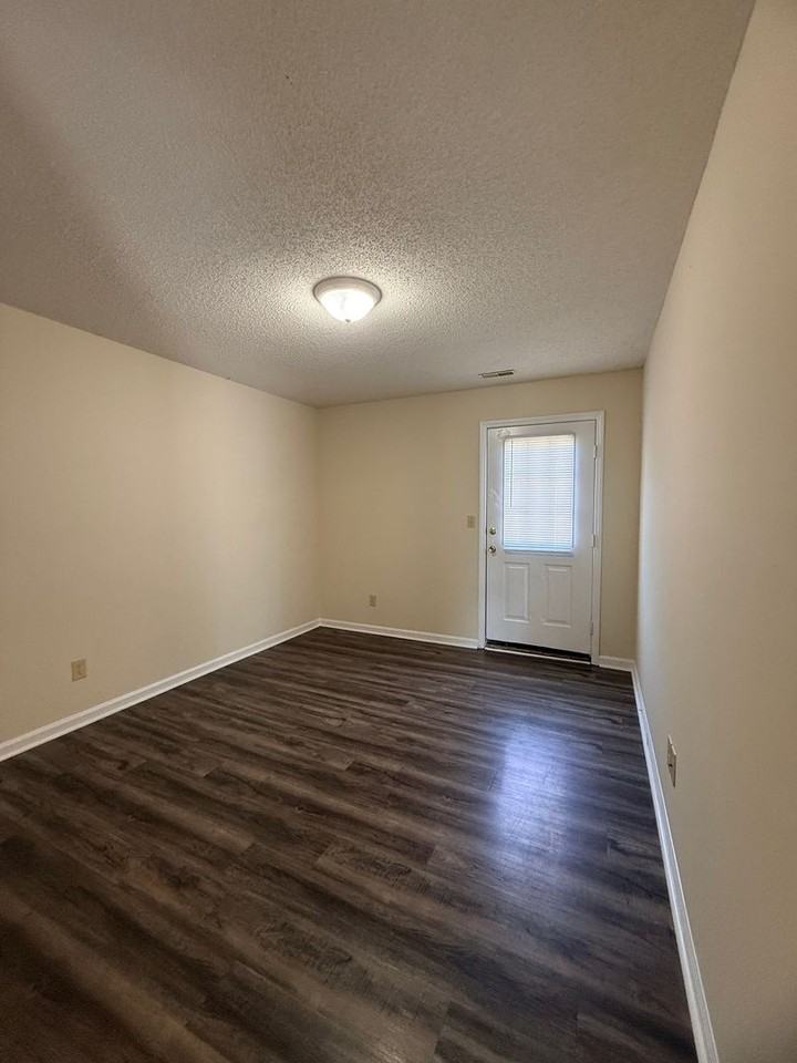 3313 Landmark St #11 - Photo 5 of 10