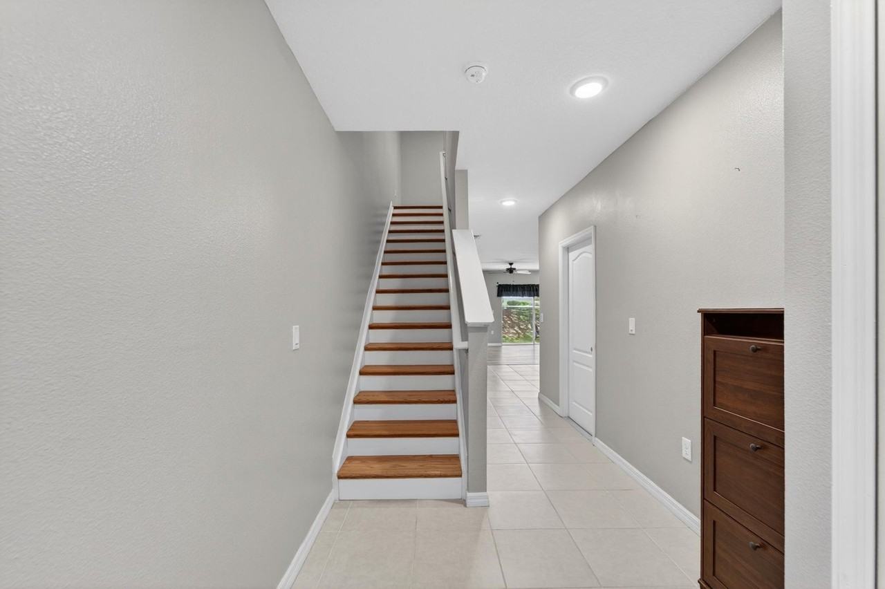 3842 Hampstead Ln - Photo 6 of 50