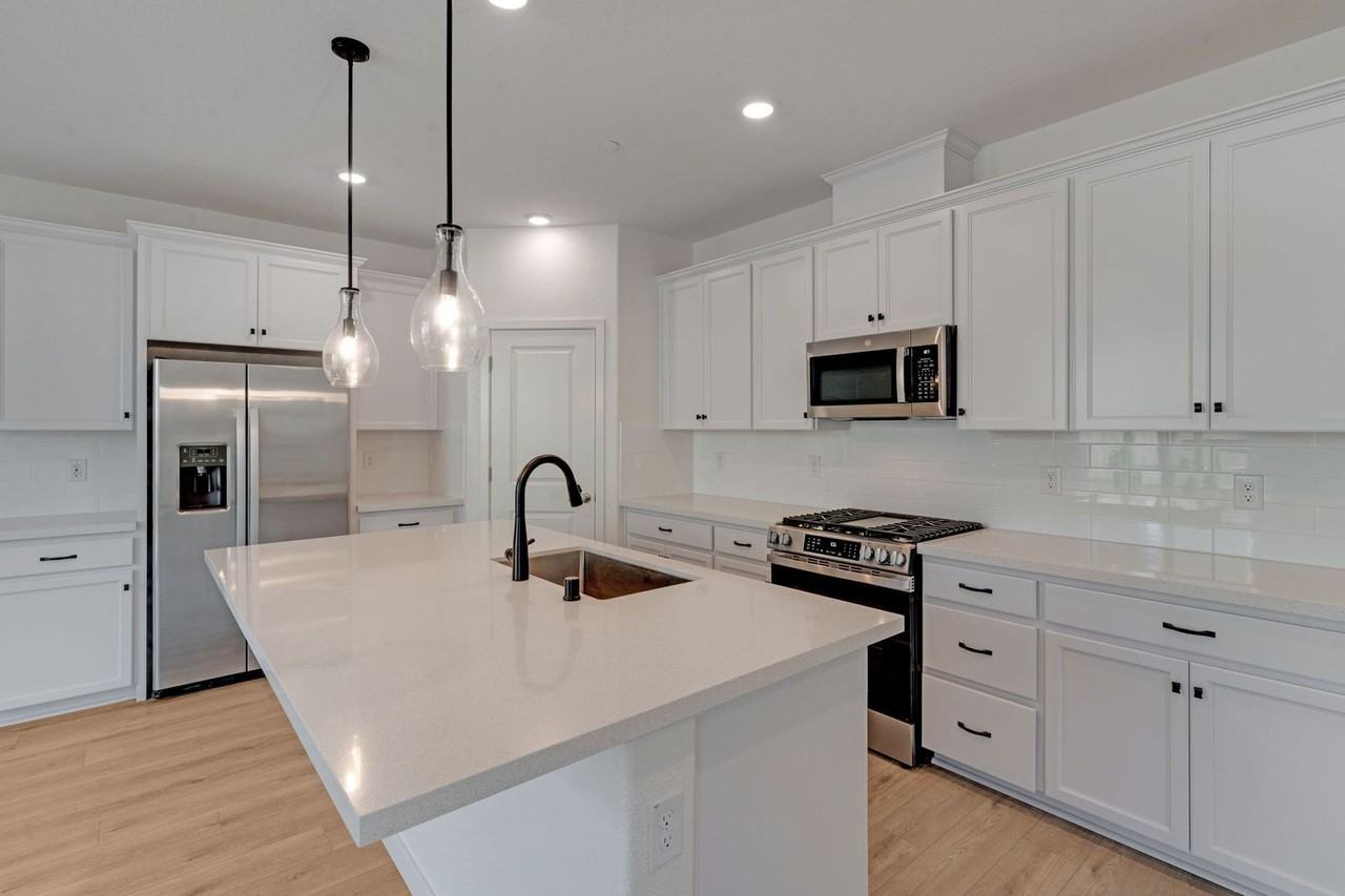 3421 Magnolia Way - Photo 2 of 45