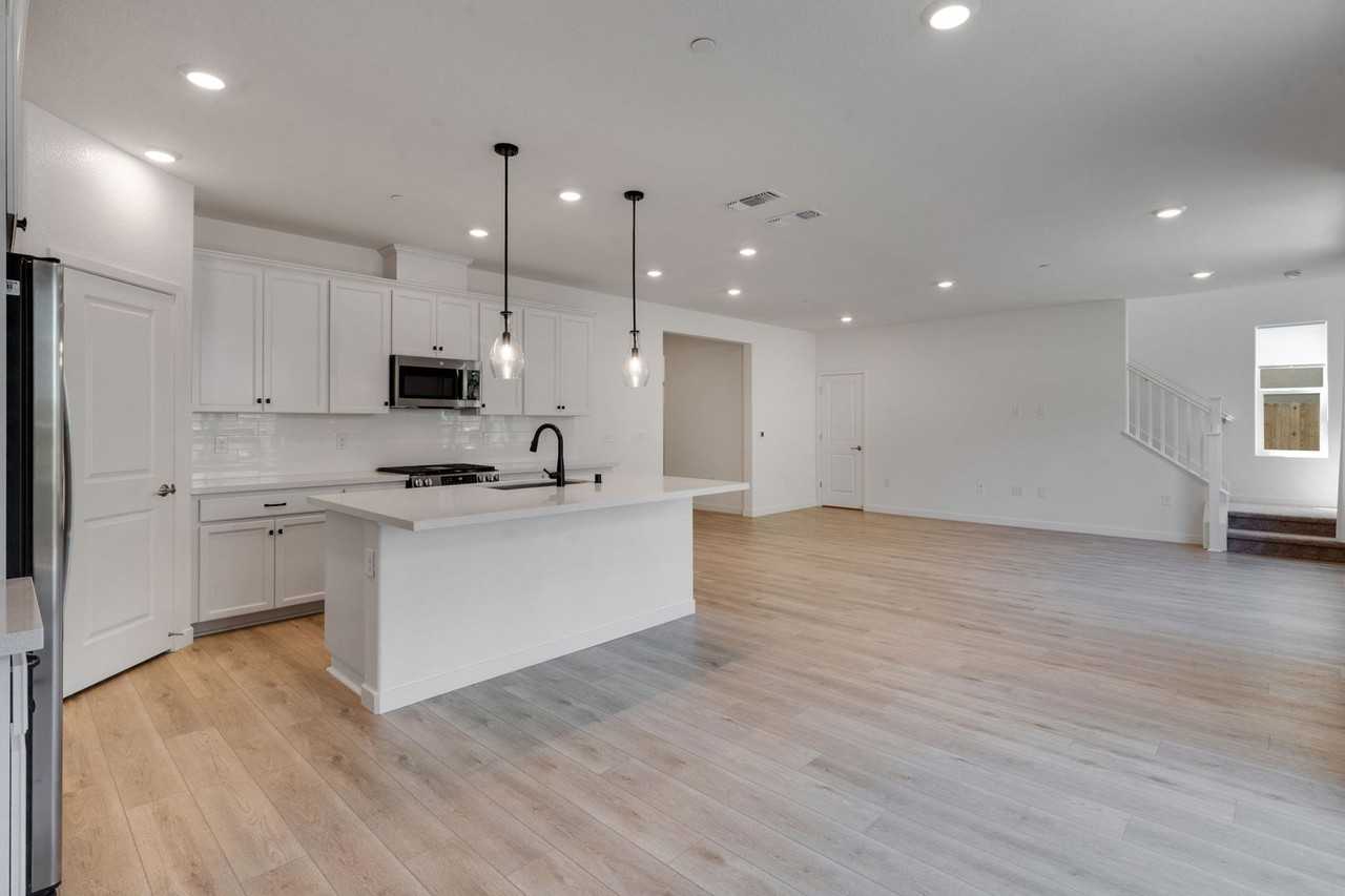 3421 Magnolia Way - Photo 3 of 45