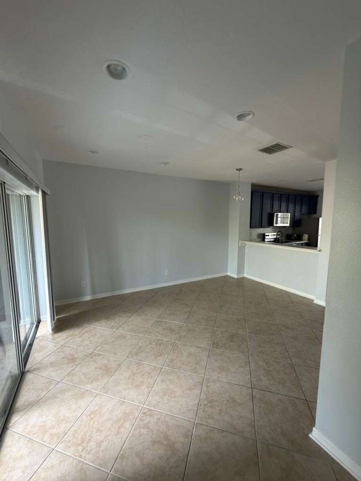 3313 Wilshire Way Rd #4 - Photo 6 of 26