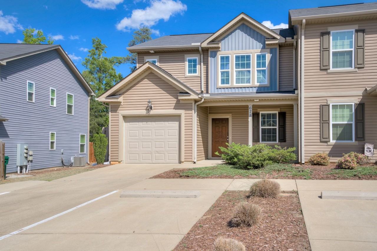 675 Red Cedar Ct - Photo 3 of 42