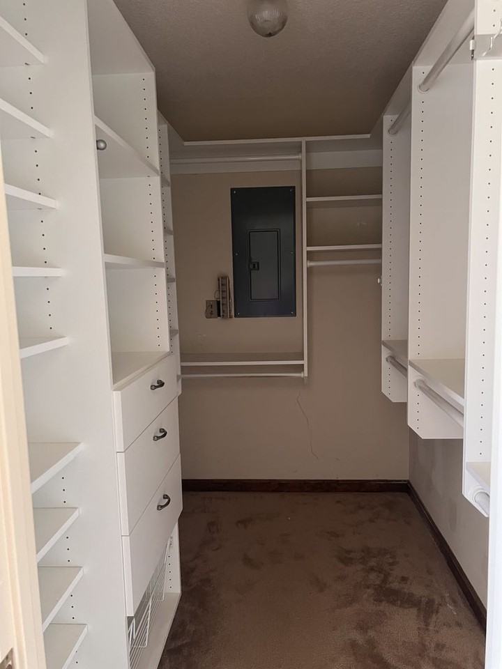 6050 Millwood Rd - Photo 5 of 14