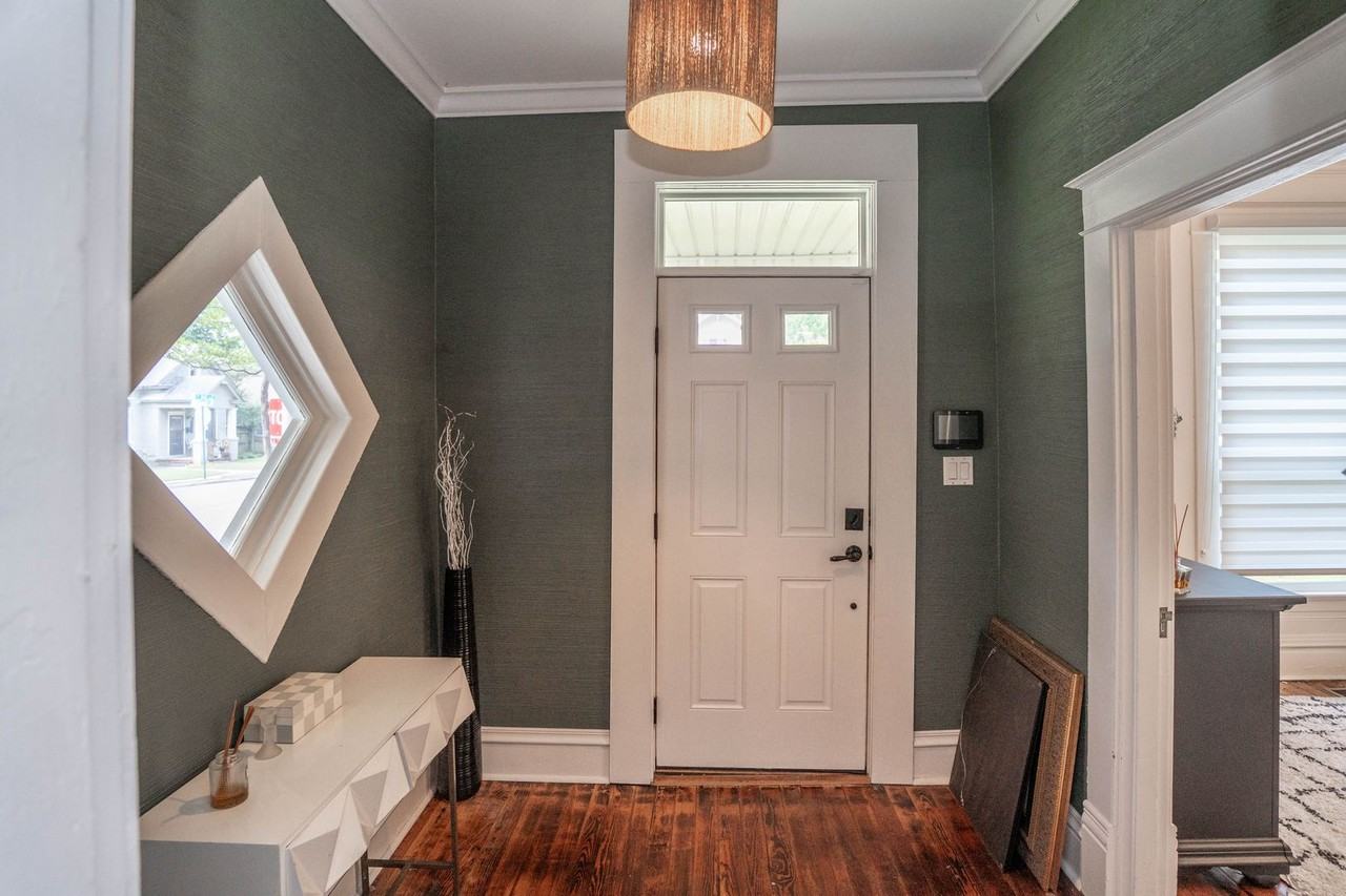 147 Booker St - Photo 6 of 33