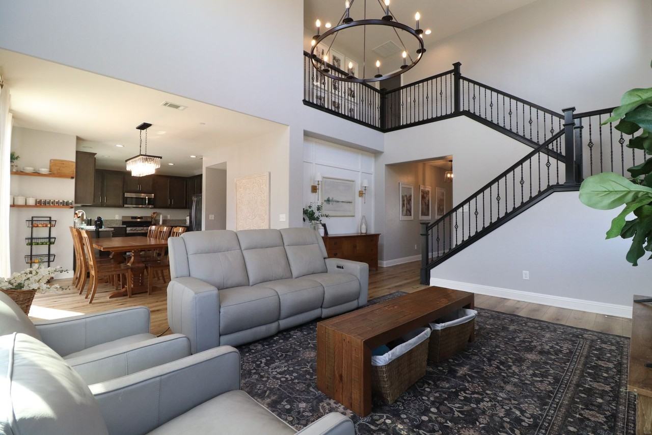 4533 Gusto Ct - Photo 2 of 18