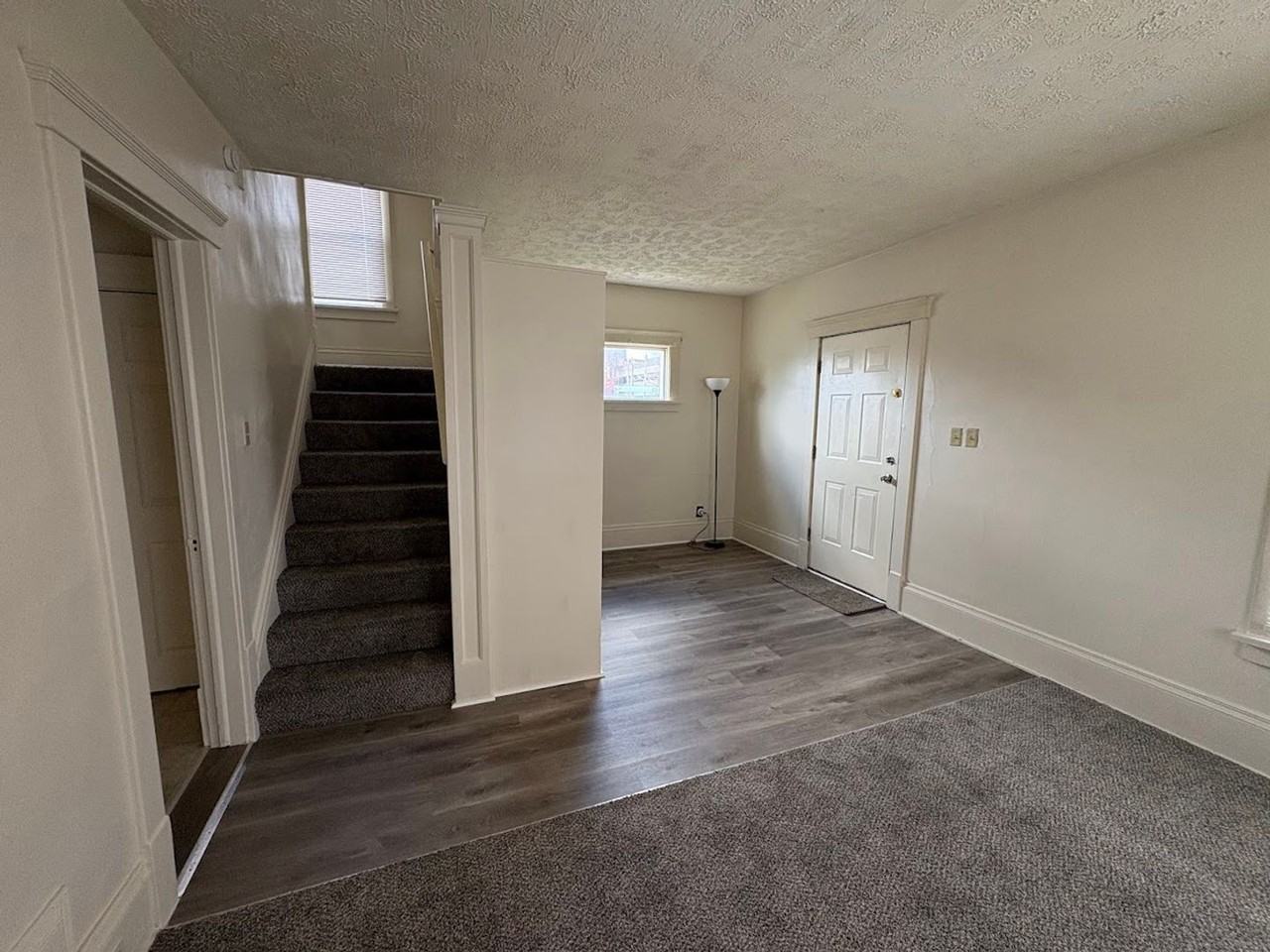 901 Clarendon Ave Sw - Photo 2 of 12