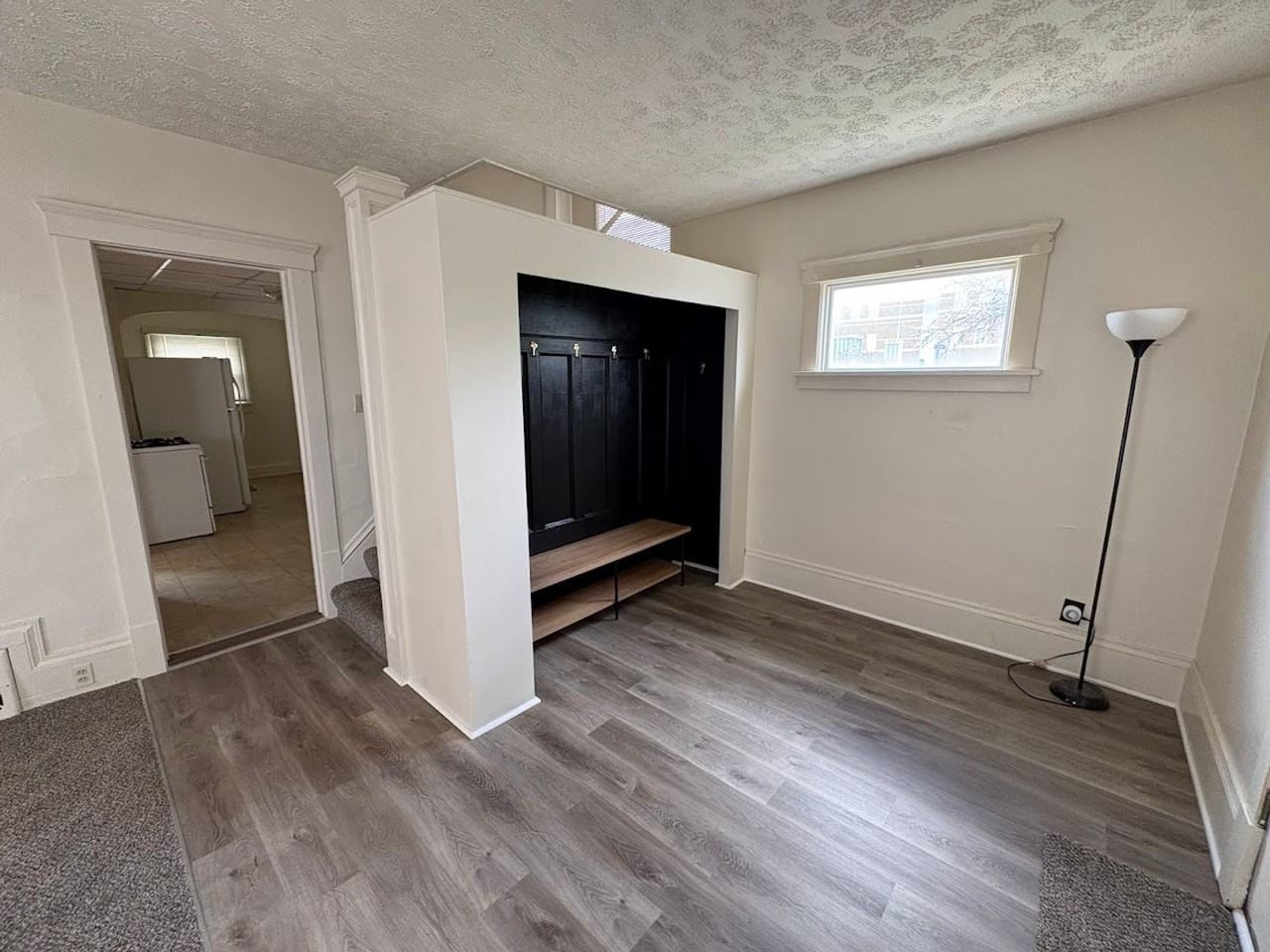 901 Clarendon Ave Sw - Photo 3 of 12