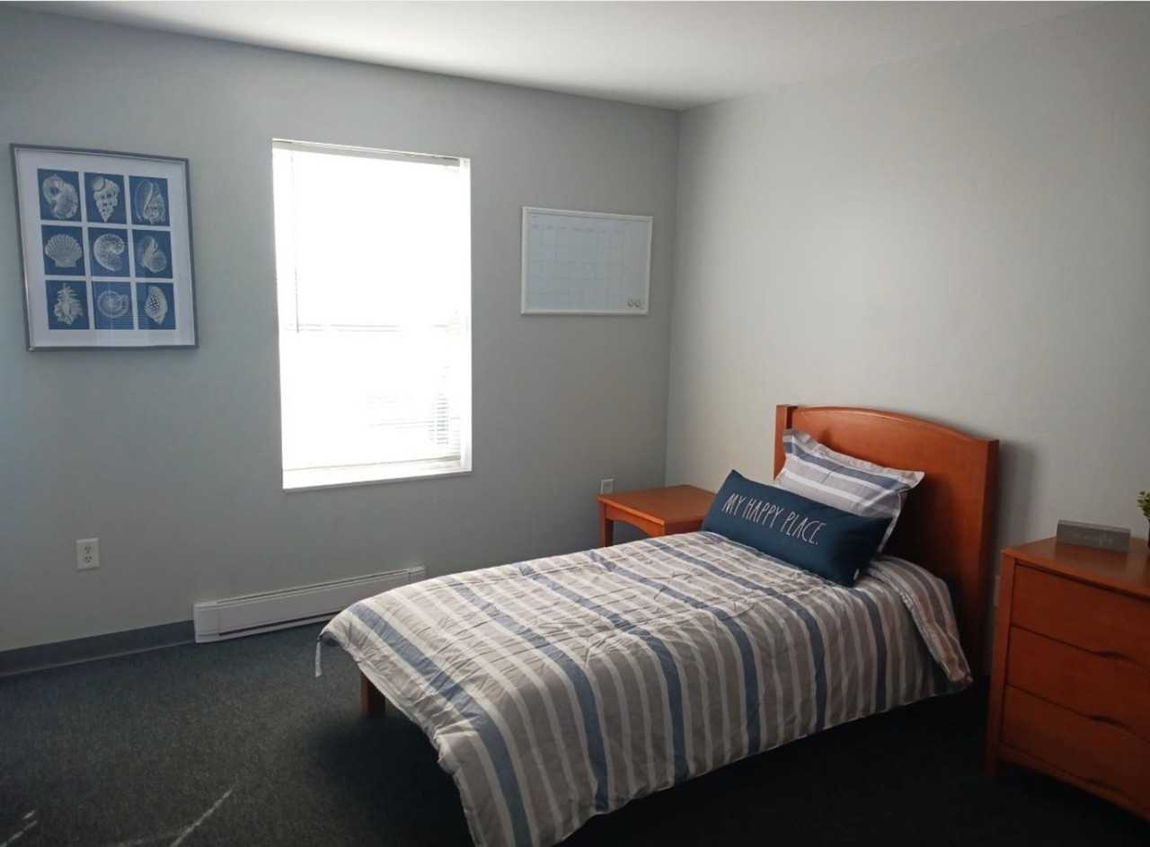 Pine Rock Townhomes  Student Living - Photo 2 of 15