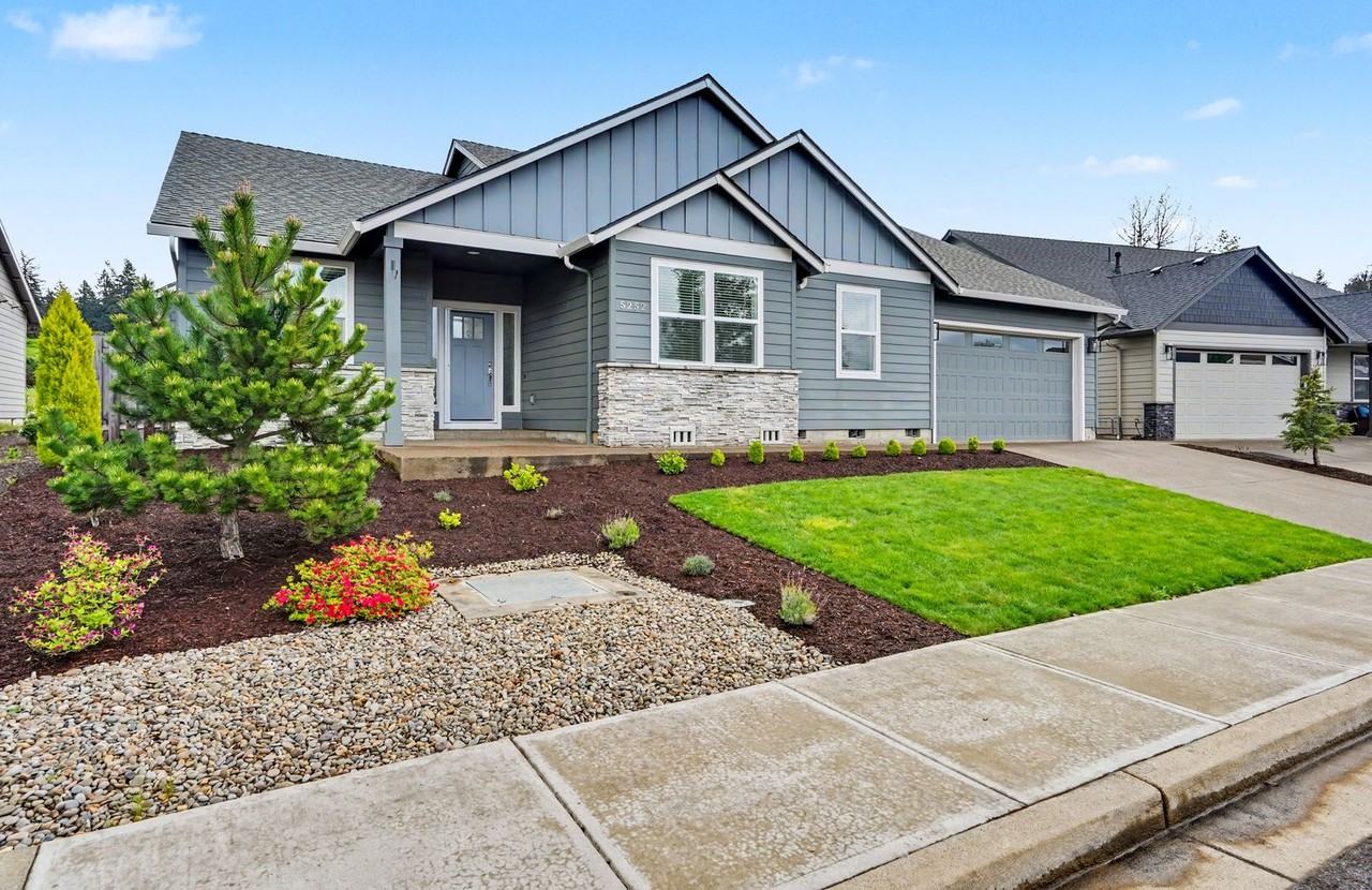 5252 Ava St Se - Photo 2 of 49