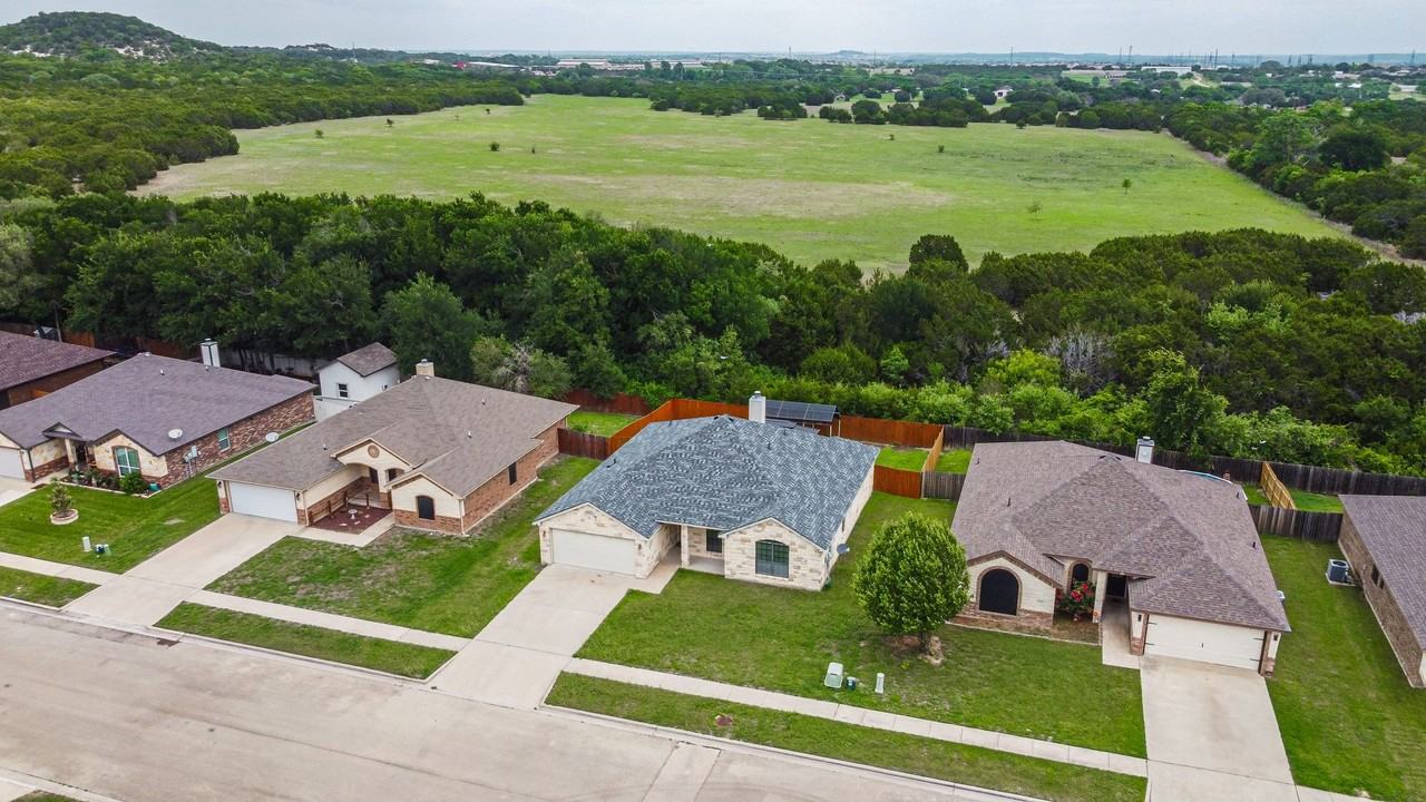 9700 Taylor Renee Dr - Photo 5 of 35