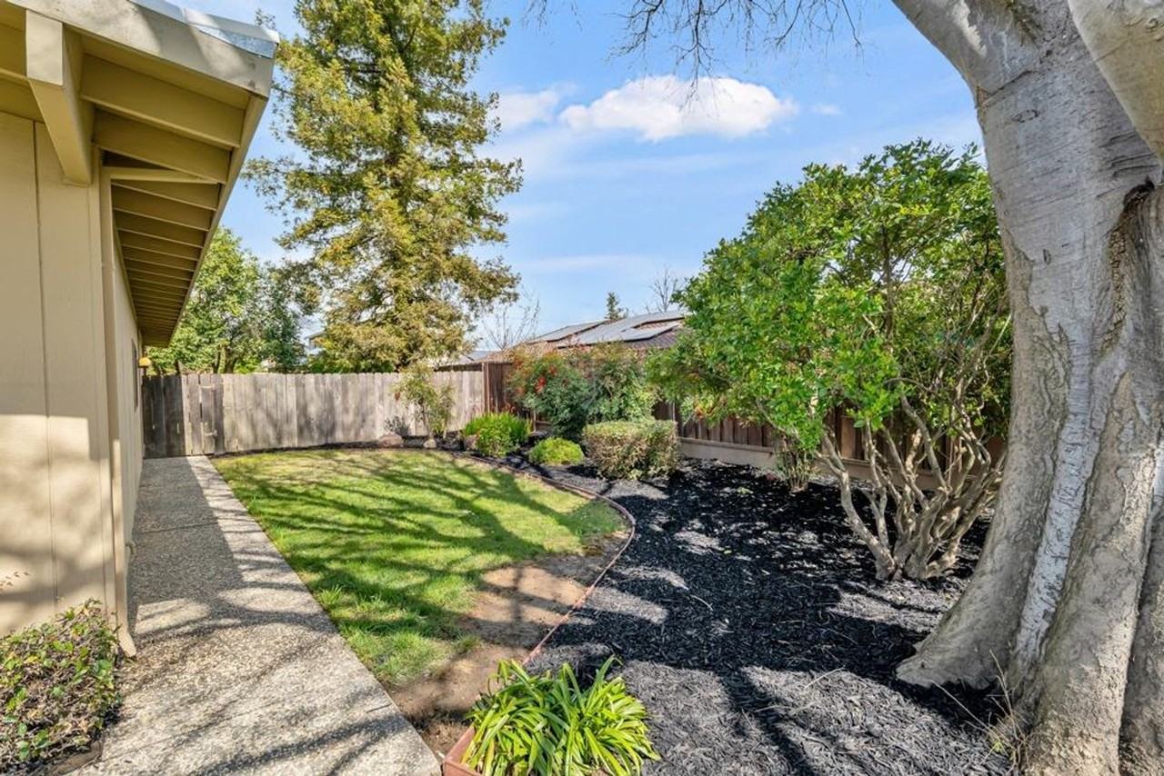 704 W El Dorado Dr - Photo 3 of 33