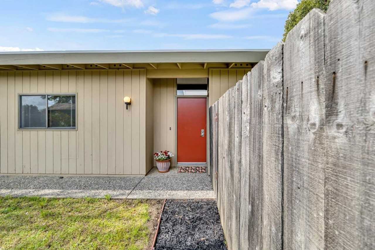 704 W El Dorado Dr - Photo 5 of 33