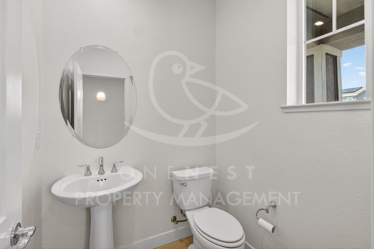 2883 Ridgecrest Dr - Photo 3 of 33