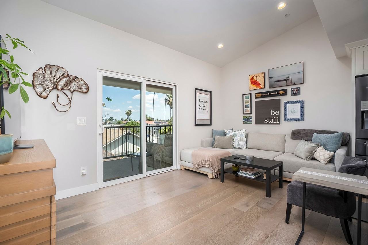 4373 Cleveland Ave #B - Photo 7 of 50