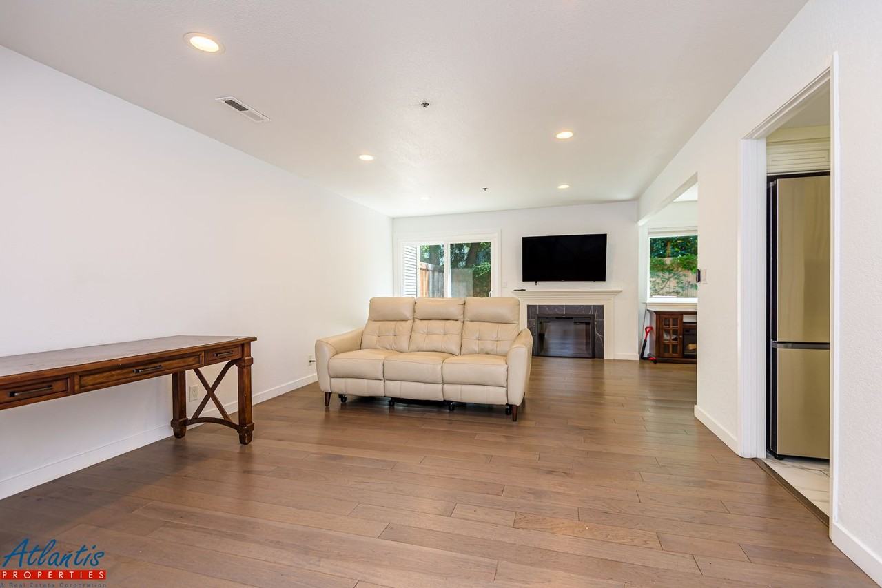 1339 Alma St - Photo 3 of 21