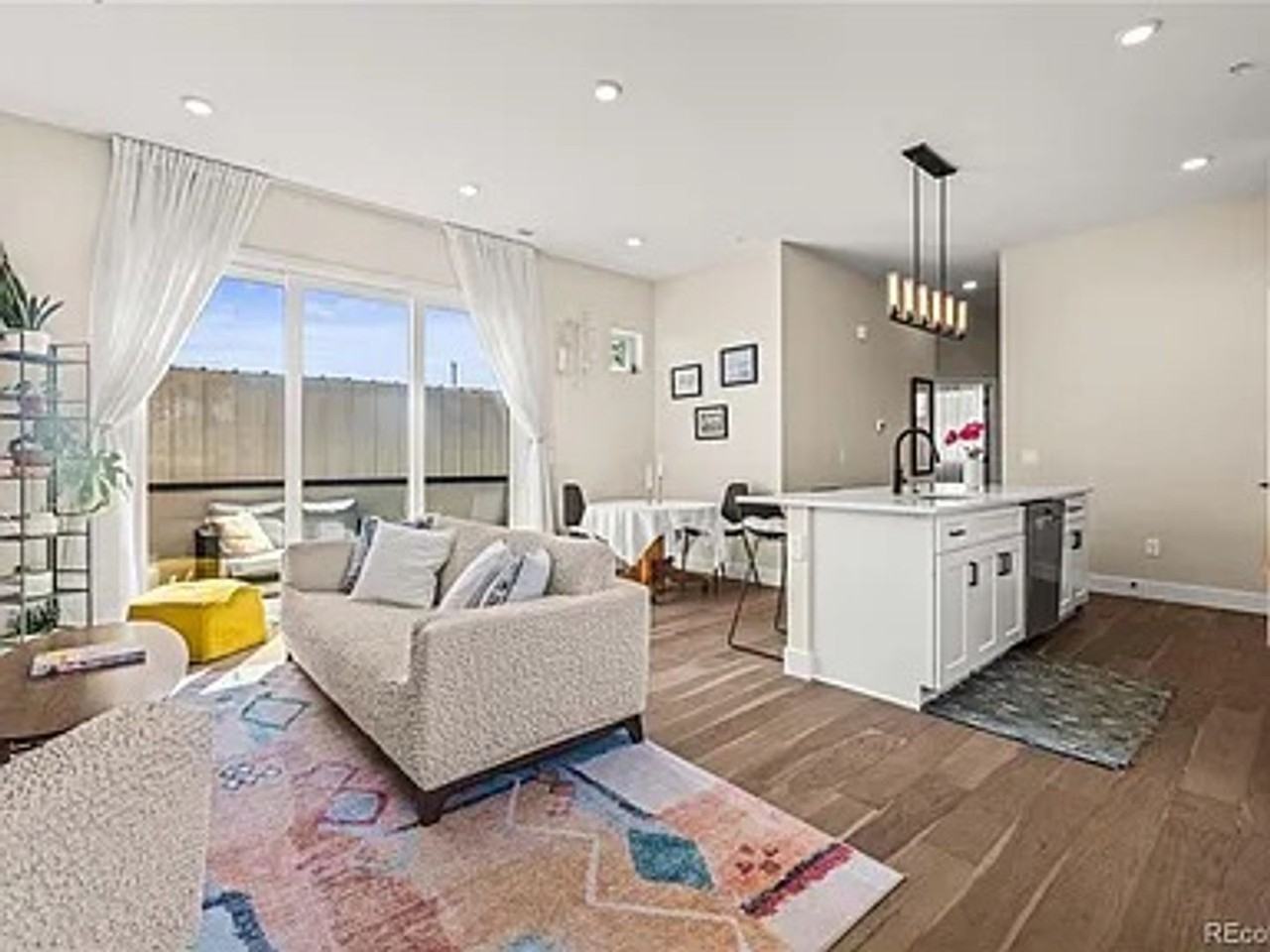 4025 Jason St - Photo 3 of 34