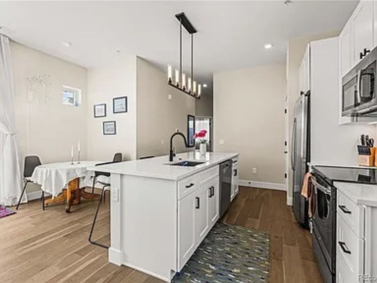 4025 Jason St - Photo 6 of 34