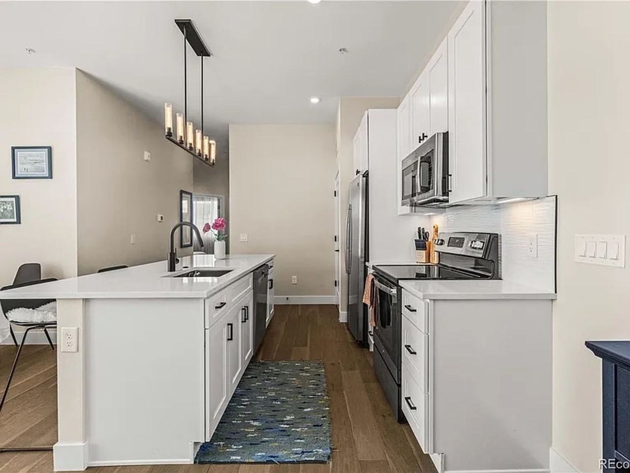 4025 Jason St - Photo 7 of 34