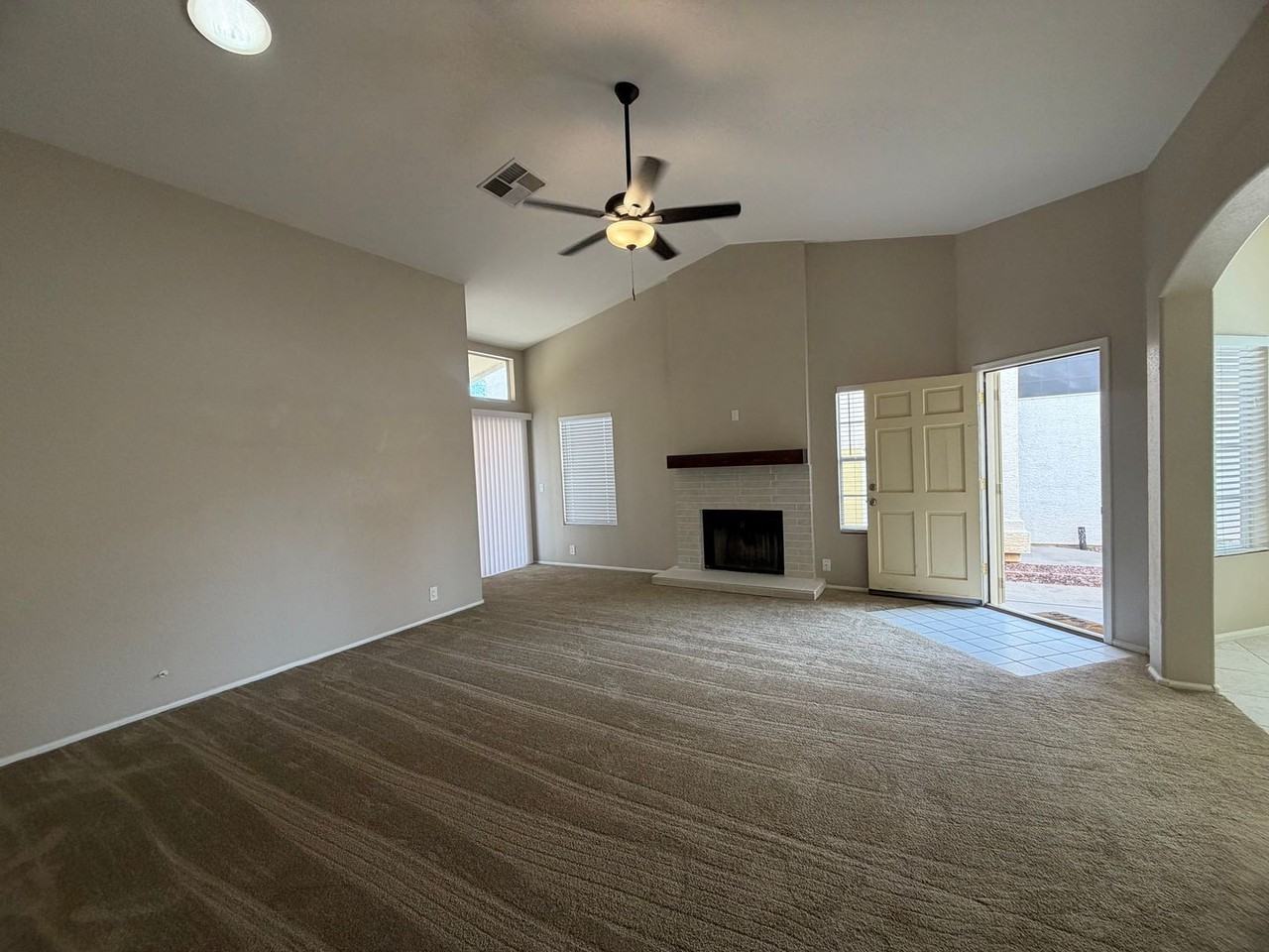 7721 W Tonto Dr - Photo 4 of 32