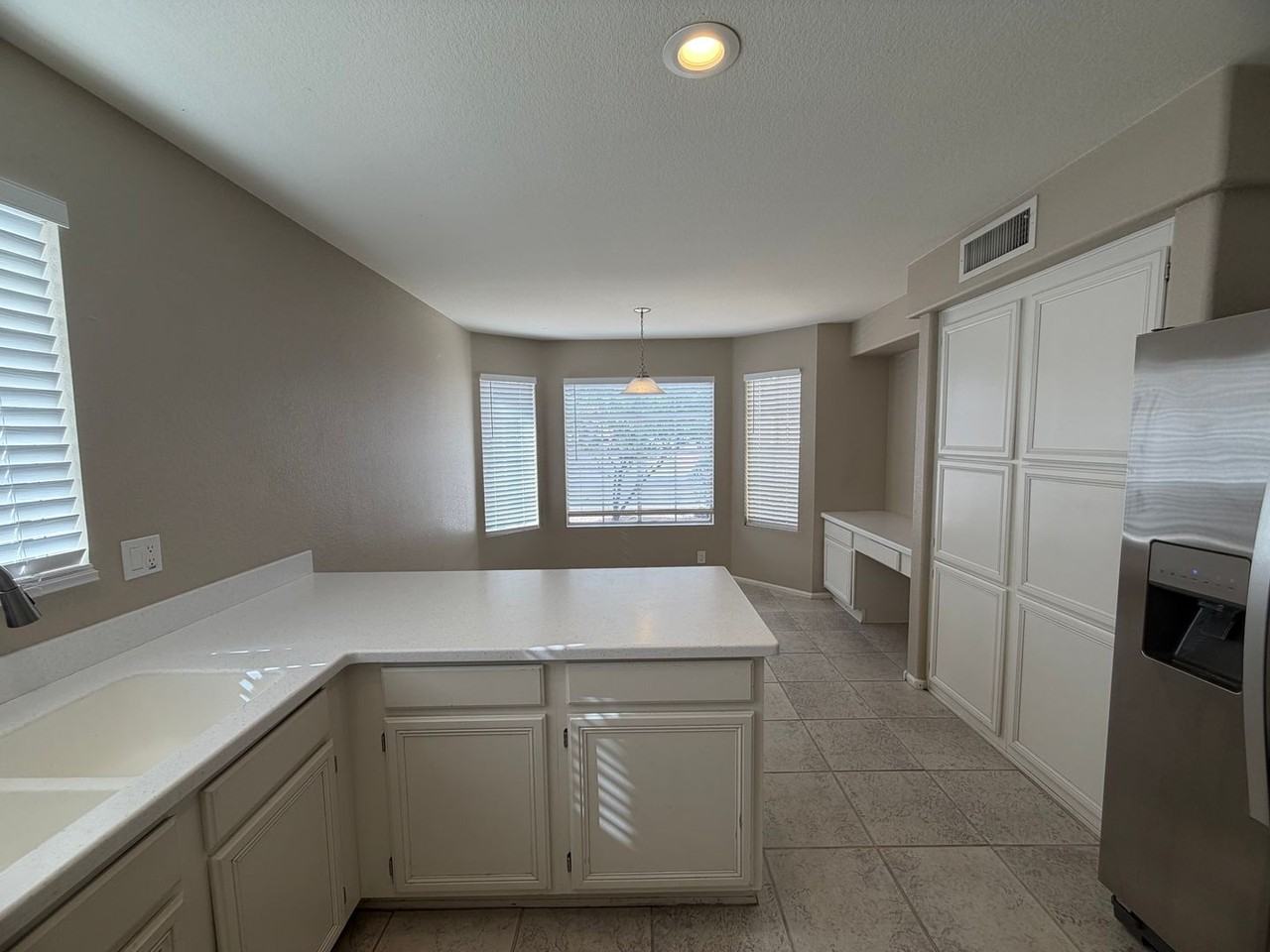 7721 W Tonto Dr - Photo 6 of 32