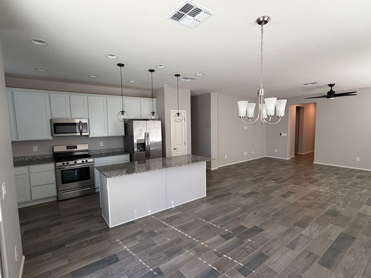 14377 W Hackamore Dr - Photo 4 of 27