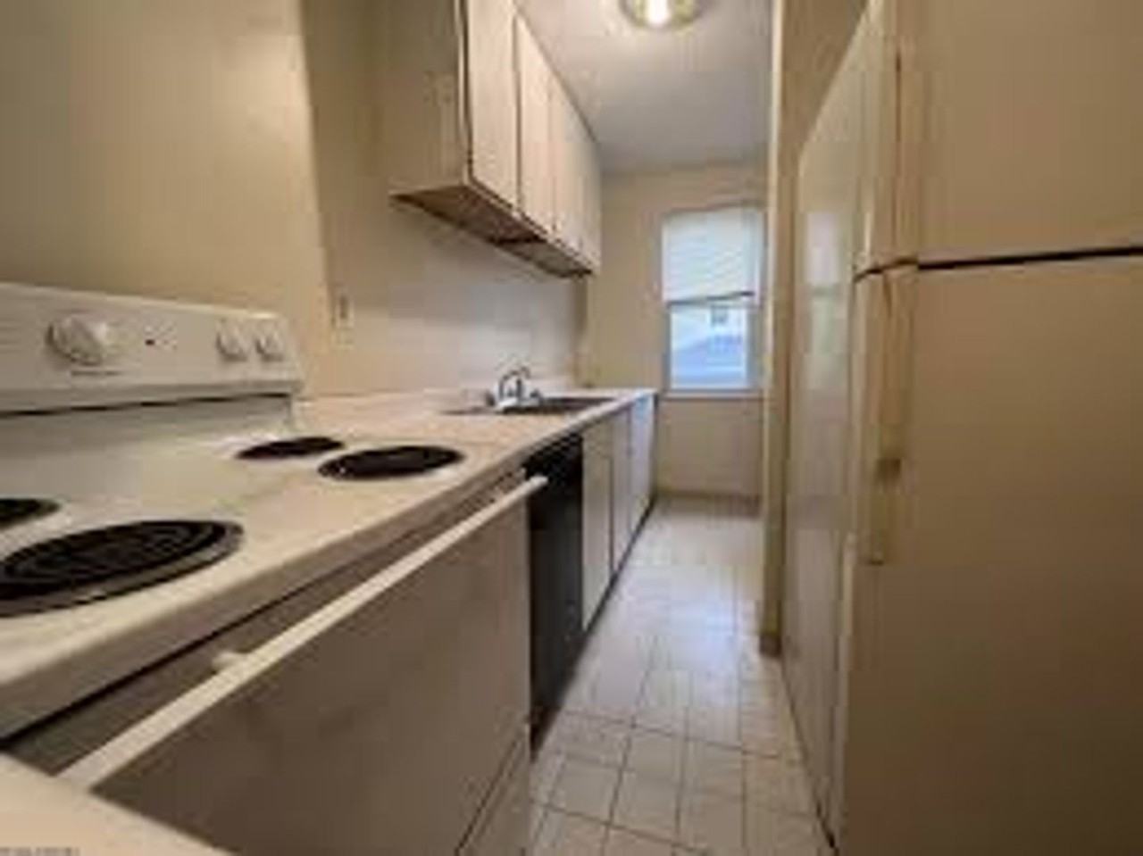 409 Forest Avenue - Photo 3 of 9