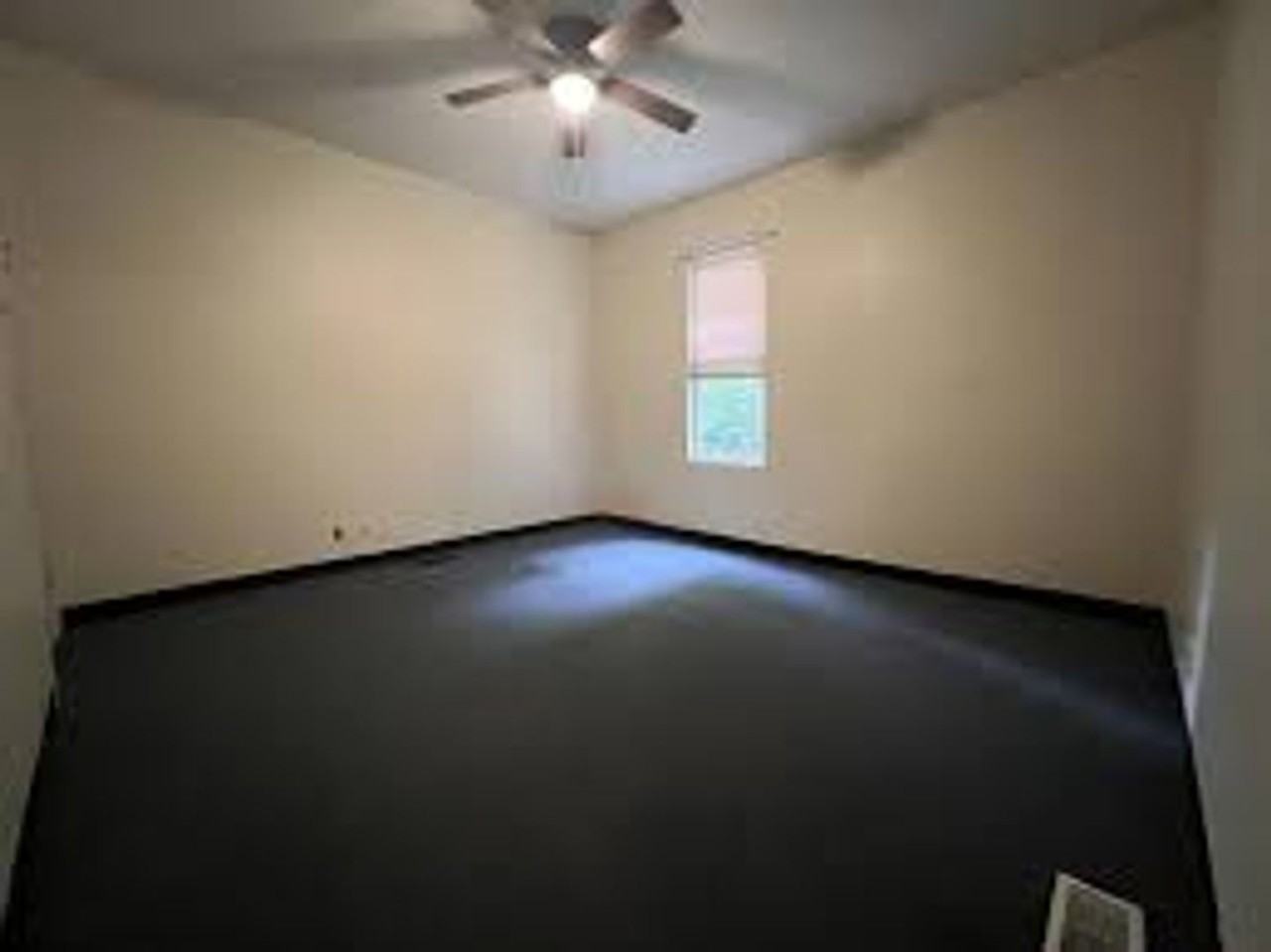 409 Forest Avenue - Photo 4 of 9