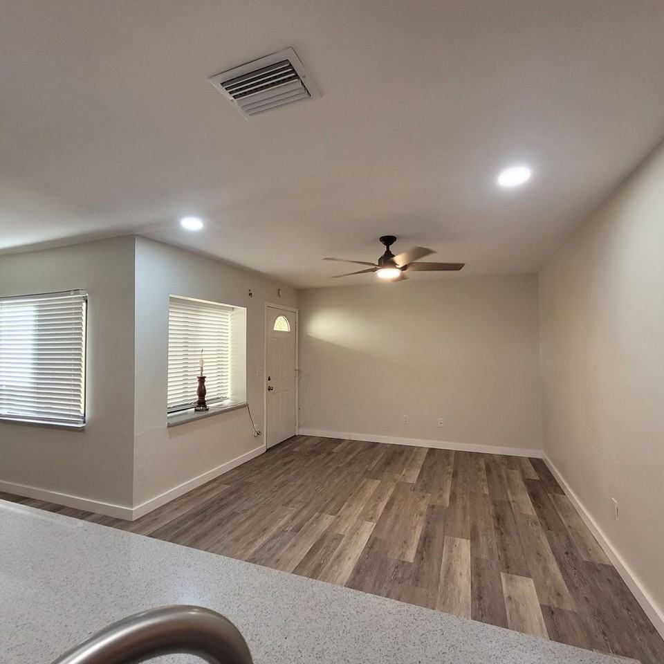 1460 Sheafe Ave Ne #105 - Photo 3 of 23