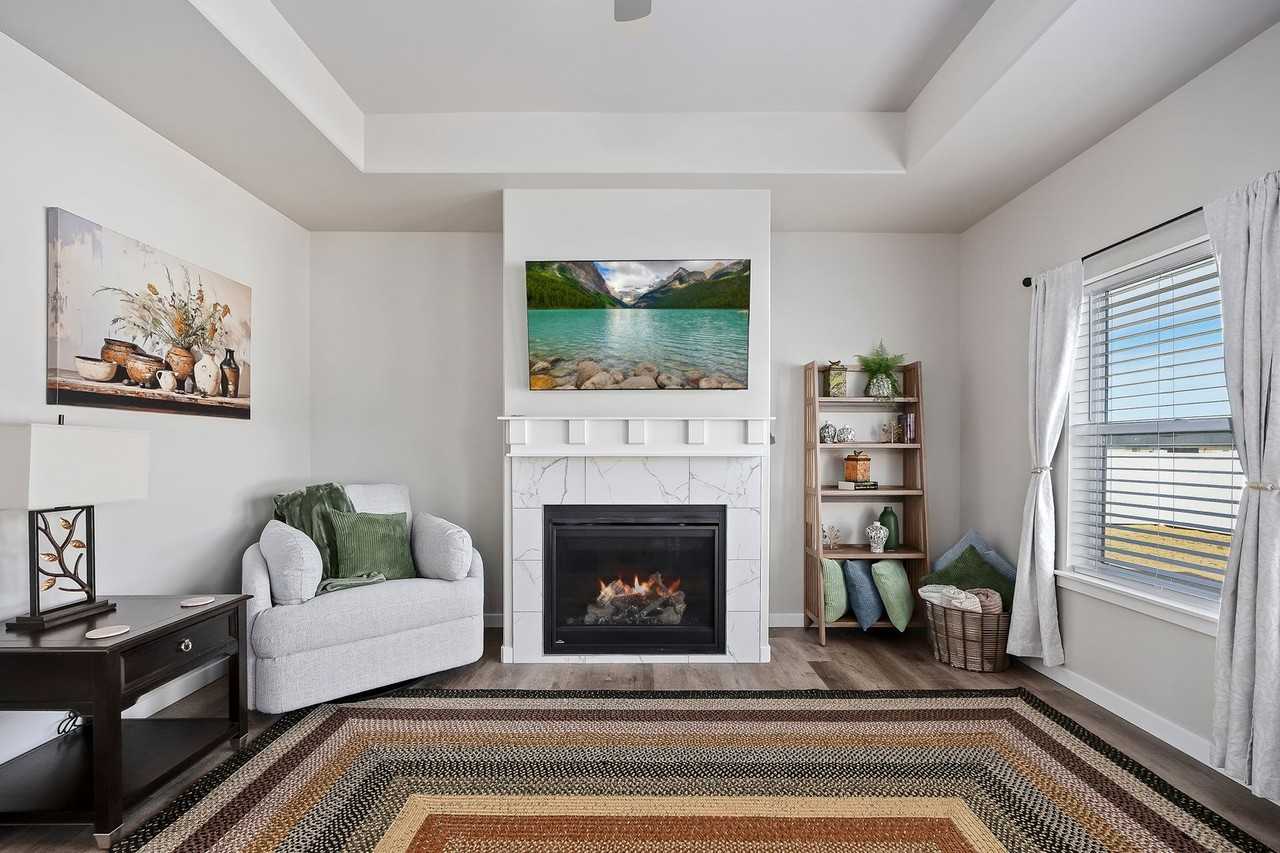 1138 Crestview Dr - Photo 3 of 19