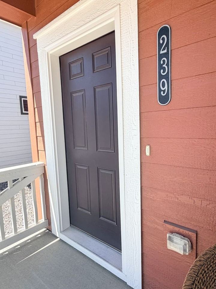 239 Adams St - Photo 7 of 38