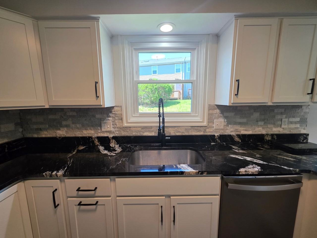 307 Squire Cir - Photo 2 of 48