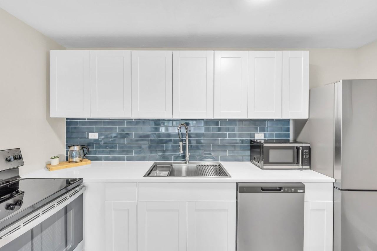 2405 W 39th Ave - Photo 7 of 21