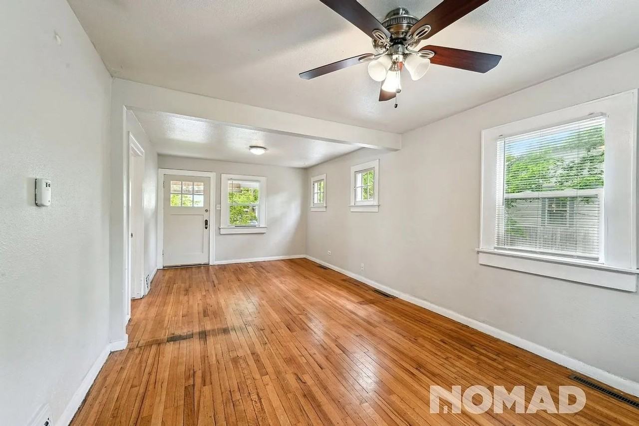 5163 Beach Ct - Photo 4 of 26