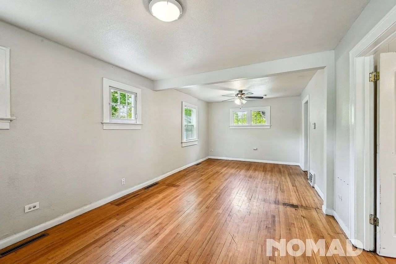 5163 Beach Ct - Photo 6 of 26