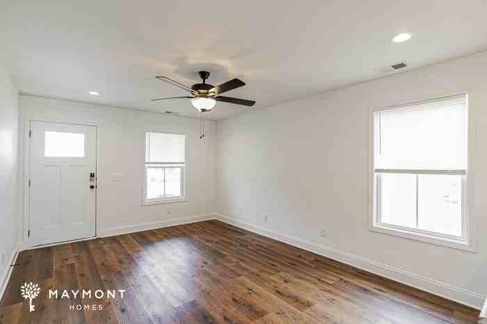 658 19th Ave W - Photo 4 of 15