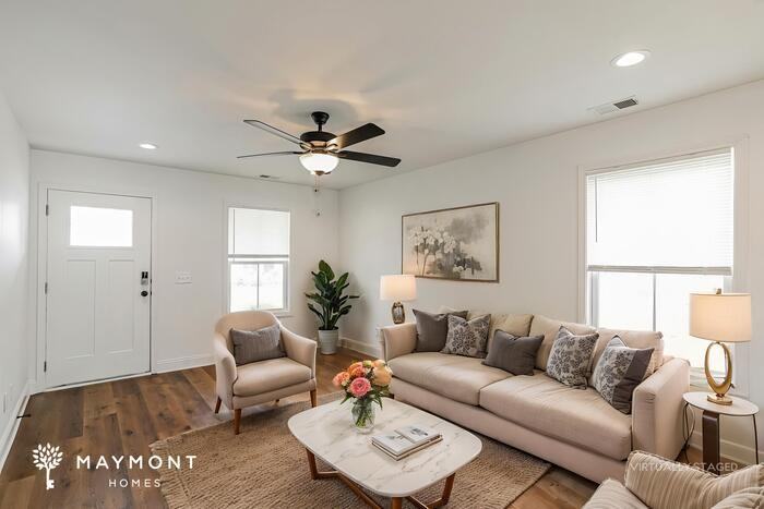 658 19th Ave W - Photo 5 of 15