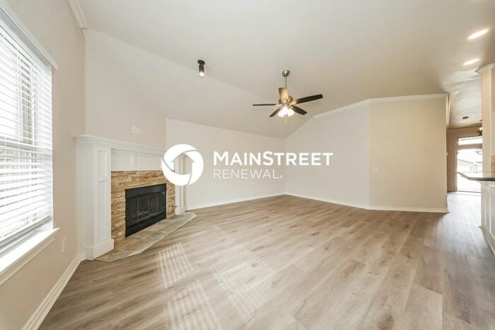 2405 Shell Dr - Photo 4 of 17