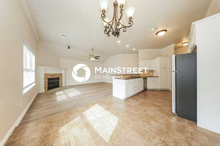 2405 Shell Dr - Photo 5 of 17