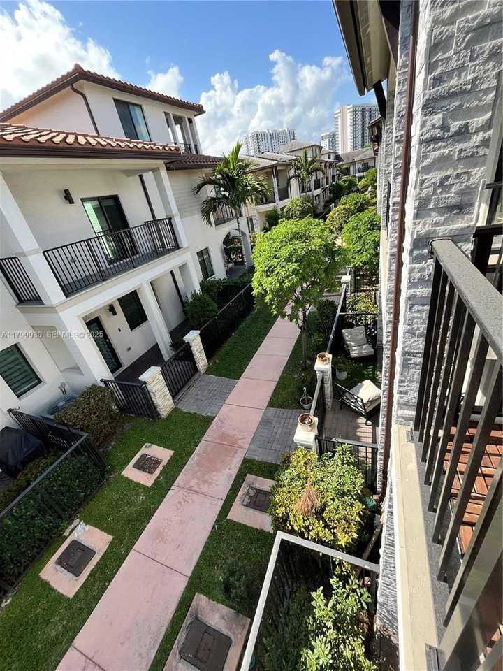 4745 Northwest 83rd Parkway - Photo 3 of 20