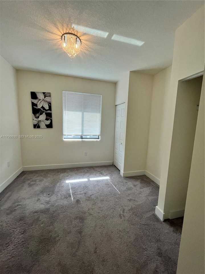 4745 Northwest 83rd Parkway - Photo 5 of 20