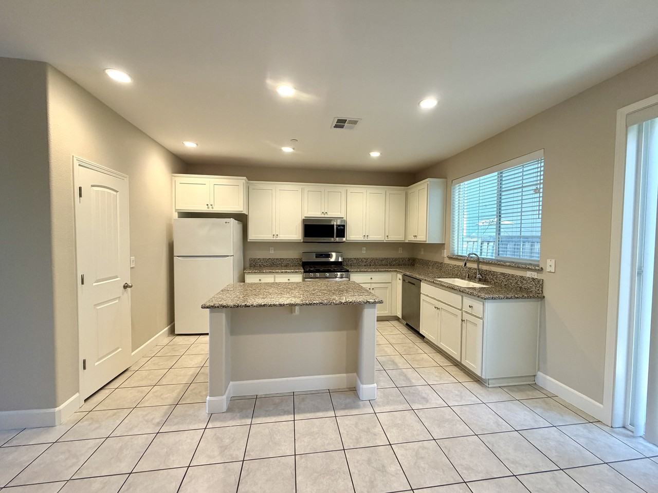 99 Liberty Ct #NA - Photo 6 of 30