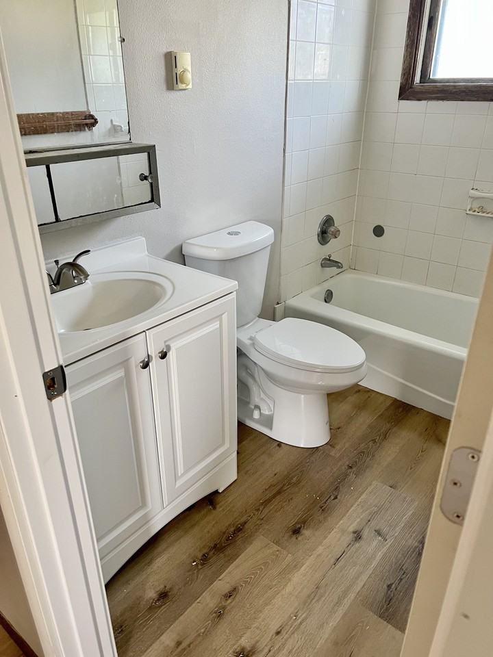 717 2nd St Nw #3 - Photo 2 of 7
