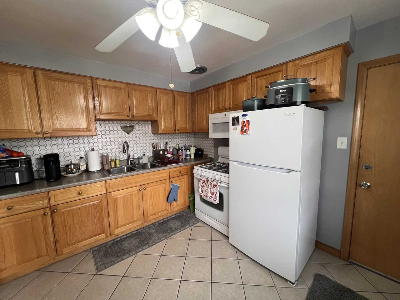 1321 Balmoral Ave #2S - Photo 4 of 16