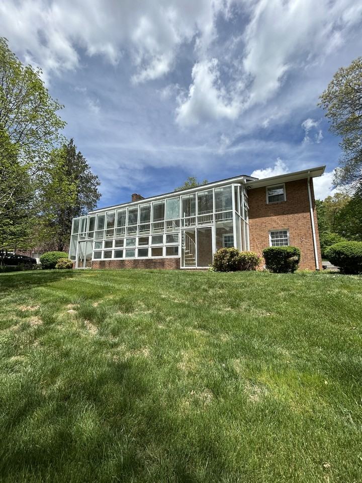 657 Golf Course Dr #NA - Photo 2 of 27