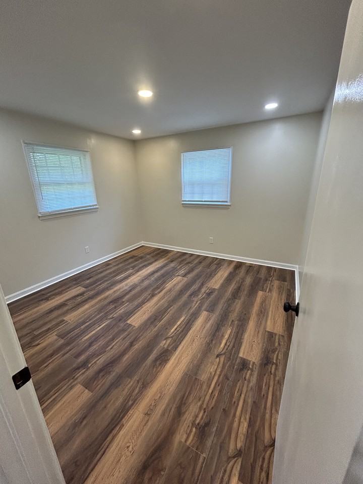 657 Golf Course Dr #NA - Photo 5 of 27