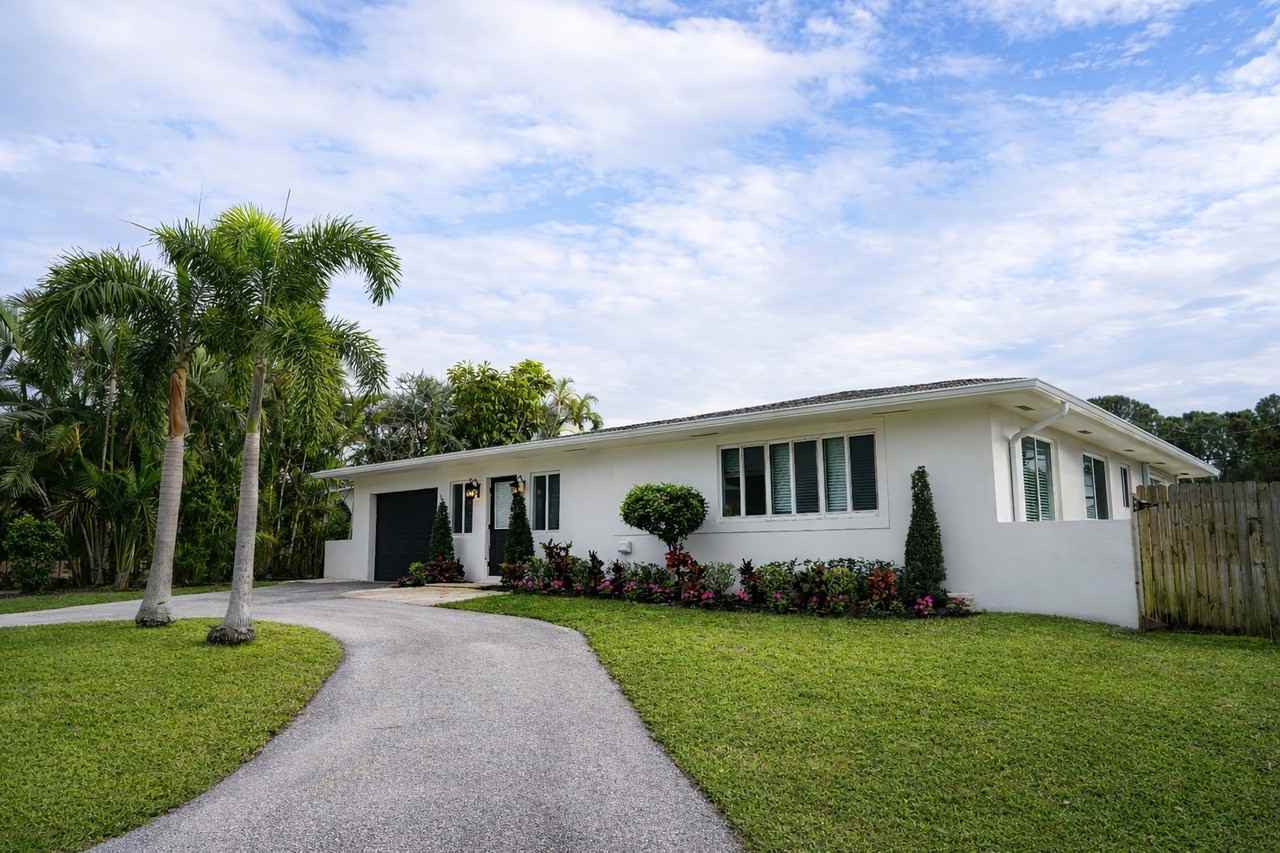 108 Se 31st Ave #NA - Photo 2 of 20