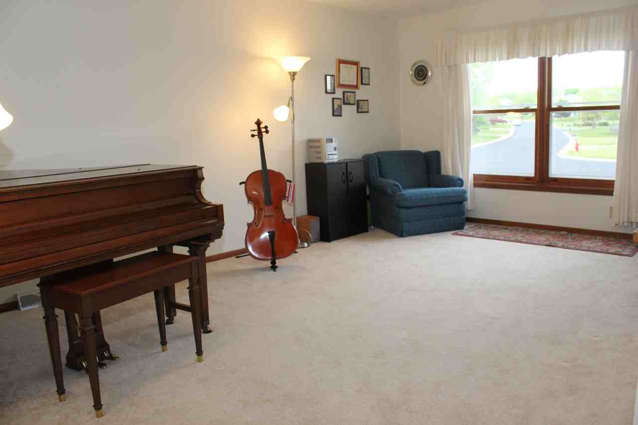 N49W14065 Brook Falls Dr - Photo 3 of 7