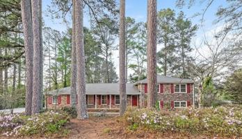 featured image of 704 Clubhouse Dr Se #NA