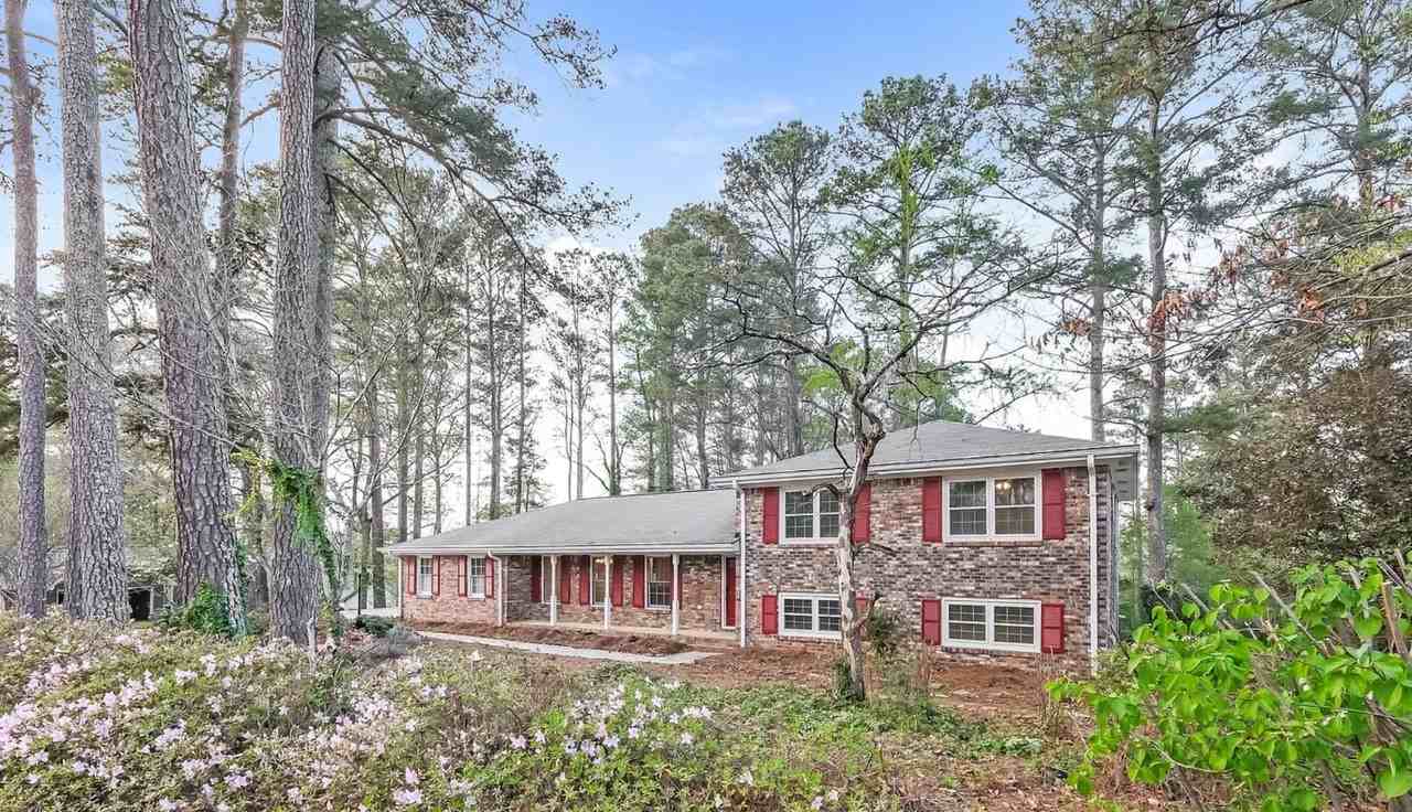 704 Clubhouse Dr Se #NA - Photo 2 of 14