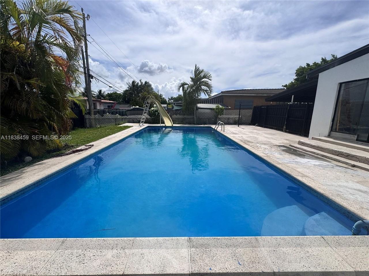 8430 Southwest 32nd Street - Photo 6 of 17